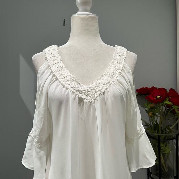 NEW Charming Charlie Longline Flutter Ruffle Cold Shoulder Poet Tunic Top S NWT - Picture 2 of 16